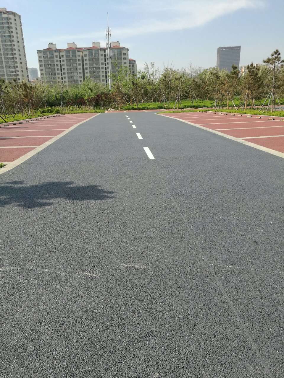 透水地坪灰色路面.jpg